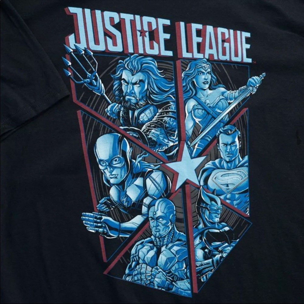 Funko DC Justice League T-Shirt EXCLUSIVE